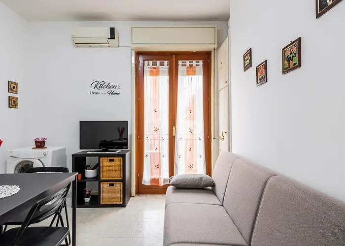 And Comfy קטאניה